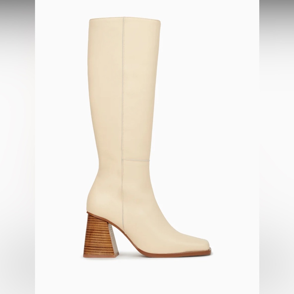 Feners Le Midnight boots in “Cream”